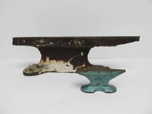 lot 255 image: 2 Vintage Anvils