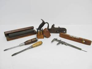 lot 257 image: Lot of Vintage & Antique Tools