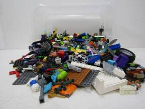 lot 273 image: Bin of Assorted Legos