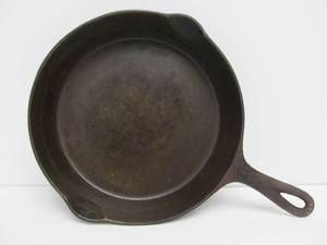lot 300 image: Antique GRISWOLD No. 8 Skillet