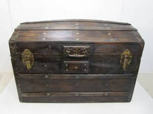 lot 311 image: Nice Clean Antique Dome Top Trunk