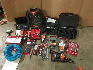 LOT WITH HUSKY TOOLS SOME MISSING PIECES OTHERS COMPLETE SEE PICS