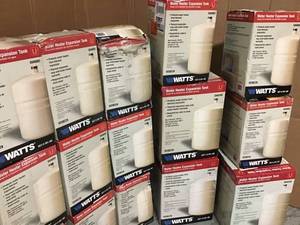 LOT WITH 19 WATTS 2.1 gal. Pre-Pressurized Steel Water Expansion Tanks SEE PICS