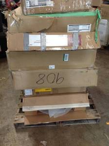 LOT WITH MEDICINE CABINETS SEE PICS SEE DESCRIPTION NOT CHECKED