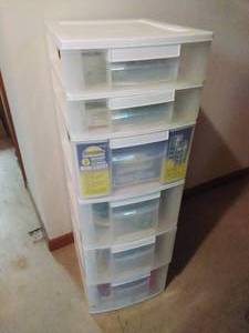 lot 134 image: Plastic Organizer & Contents