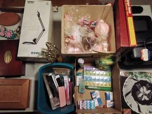 lot 120 image: Contents of Table
