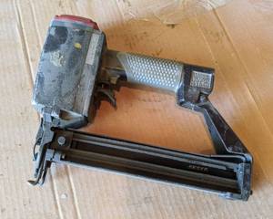 Senco Pneumatic Nail Gun