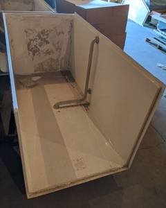 Frontline Manufacturing 1-Piece Shower Stall 38 x 38 x 77 w Handicap Bar