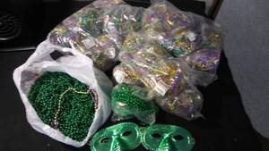 lot 61 image: Time for a Party - Over 300 33 Necklace Beads