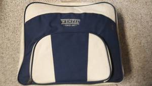 lot 3 image: Wenzel 4 Place Picnic Set