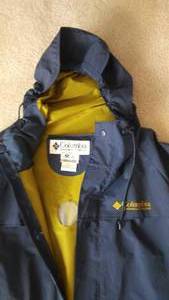 lot 56 image: Mens Large Columbia Rain Suit