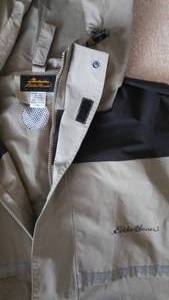 lot 57 image: Mens Medium Eddie Bauer Rain Suit