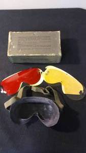 lot 22 image: Military Goggles