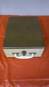 lot 88 image: Vintage - The Midge Portable Fonograf Record Player