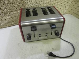 lot 10 image: Kitchen Aid 4-Slice Toaster  RM2...
