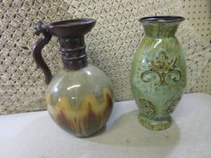 lot 20 image: 2 Decorative Vases 1 Metal 1 Cerami...