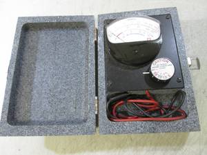 lot 28 image: Volt Meter in BoxCase  F-0...