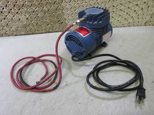 lot 29 image: Paasch D500 Diaphragm Air Compresso...