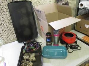 lot 46 image: Lot of Assorted Kitchen  RM5...