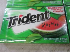lot 108 image: 12 Packs of Trident Watermelon Twis...