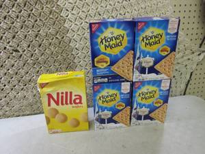 lot 130 image: Honey Maid Graham Crackers and Nill...