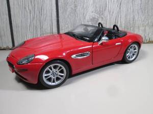 lot 151 image: Maisto BMW Z8 Diecast Car 118 Scal...