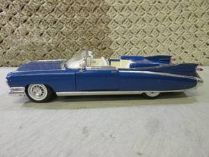 lot 167 image: Maisto 1959 Cadillac Eldorado Biarr...