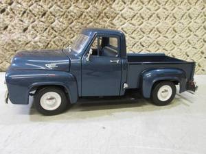lot 172 image: Road Signature 1953 Ford Diecast Pi...