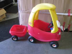 lot 204 image: Little Tikes Car with Trailer  A-1...