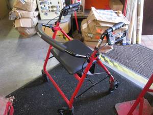 lot 208 image: Drive Rolling Walker with Brakes Se...