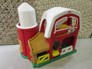 lot 224 image: Fisher Price Little People Toy Barn...
