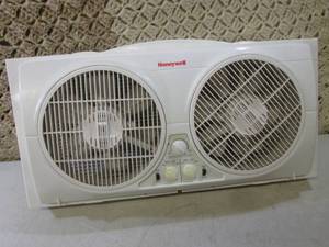 lot 243 image: Honeywell Dual Window Fan Works  EW...