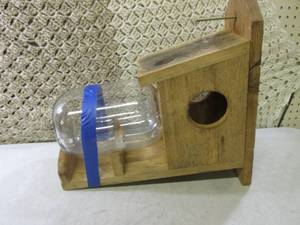 lot 250 image: Squirrel Feeder  FS...