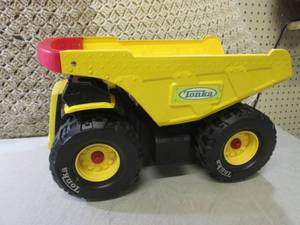 lot 259 image: Large Tonka Dump Truck  FS...