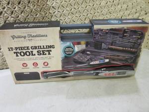 lot 264 image: 17-Piece Grilling Tool Set  RM4...