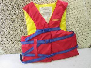 lot 265 image: Stearns Adult Size Life Jacket  D-1...
