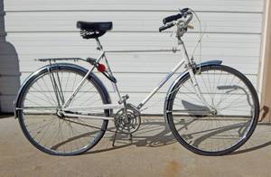 lot 2 image: Vintage Sears and Roebuck Free Spirit Ted Williams Quality 3 Speed Bicycle