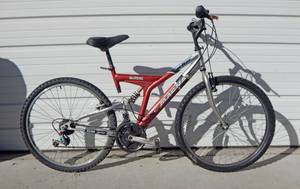 lot 6 image: Magna 21 Speed Excitor Mountain Bicycle