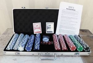 lot 9 image: New 500 Chip Poker Set
