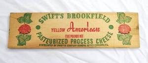 lot 28 image: Lot of Vintage 1950s Swifts Brookfield Yellow American Cheese Box Sides