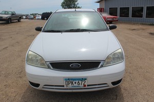 2005 Ford Focus ZX4 SES - 2 Owners -