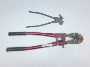 lot 29 image: Antique Rare Diamalloy Farm Multi Fench Tool  Bolt Cutter