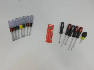 lot 32 image: Tools