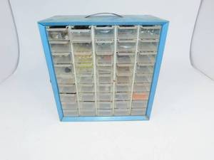 lot 49 image: Metal Storage Cabinet
