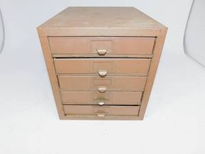 lot 58 image: Heavy Metal Container
