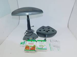 lot 76 image: Gardening Items