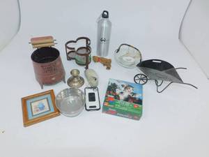 lot 77 image: Misc Items