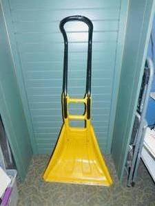 lot 86 image: Snow Shovel