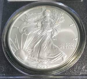 2005 AMERICAN SILVER EAGLE 1 TROY OZ. .999 FINE SILVER GEM UNC PCGS