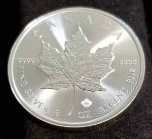 2020 CANADA $5 SILVER MAPLE LEAF 1 TROY OZ .9999 FINE SILVER